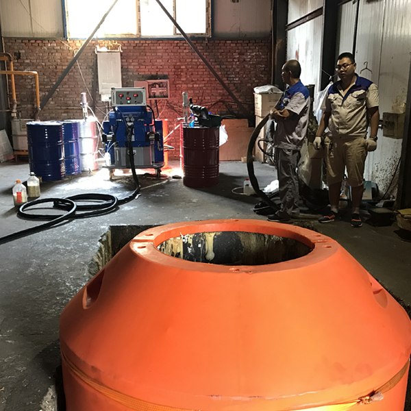 AH7000 聚氨酯噴涂機罐體填充