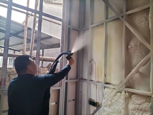 保溫隔音噴涂設(shè)備